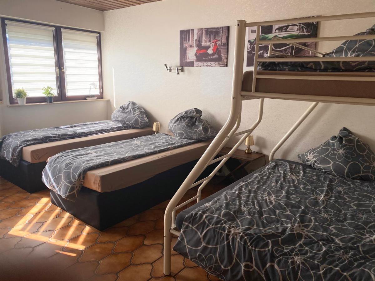 Apartments Rhona III Und IV Neunkirchen City Dış mekan fotoğraf
